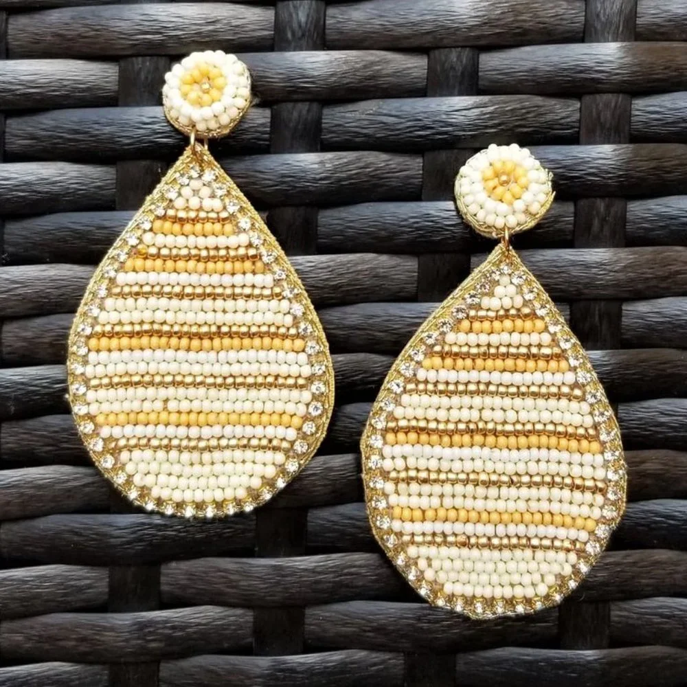 Earrings. Teardrop Shaped. White, Tan & Metallic Gold Beaded. NWT. - Picture 5 of 7